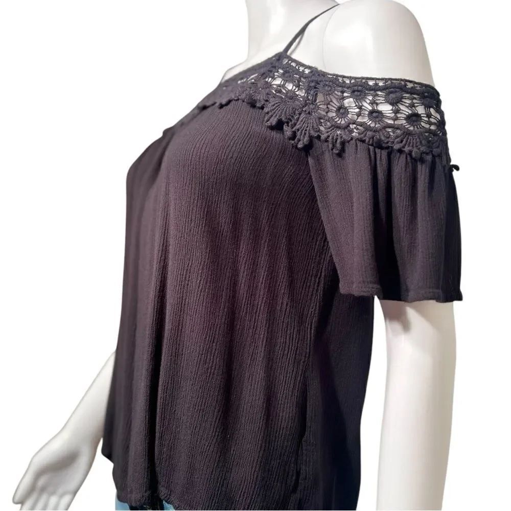 Cold-Shoulder Crochet Top (S) - Picture 10 of 13